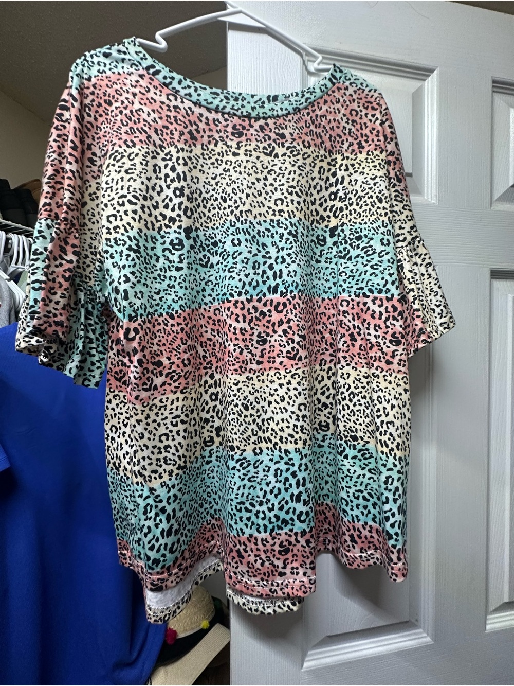 MISSLOOK Pastel Leopard Stripe Short Sleeve Top in Pink, Mint & Cream
